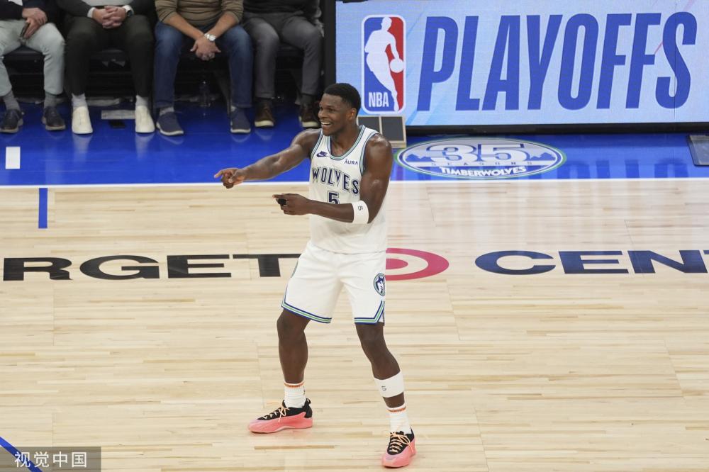 欢呼声响彻 欢呼声响彻