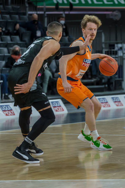 离突破还是 离突破还是